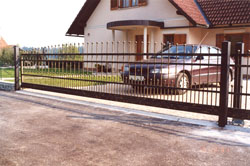 Dvoriščna vrata